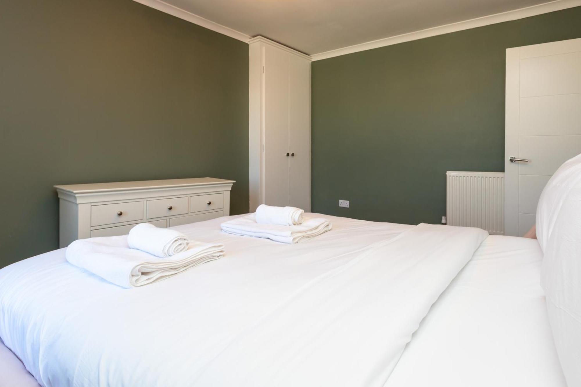 Spacious & Pristine 2Bd Flat - Balham Leilighet London Eksteriør bilde